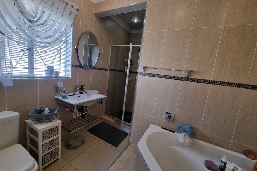 3 Bedroom Property for Sale in Meiringspark North West